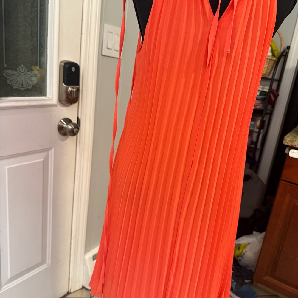 Chic Orange Pleated Midi Dress - Picture 4 of 6
